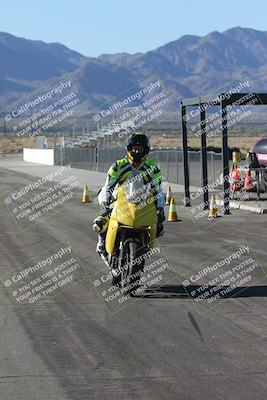 media/Dec-01-2025-Moto Forza (Mon) [[2daa91e15f]]/4-Around the Pits/